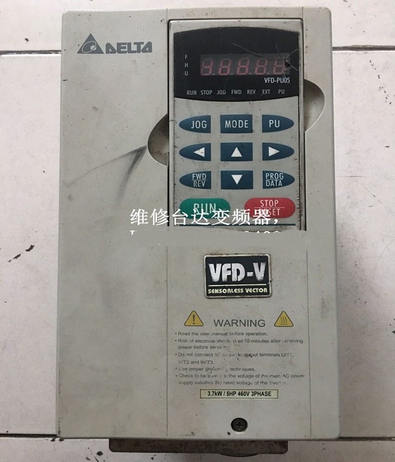 山東煙臺(tái)專業(yè)維修臺(tái)達(dá)變頻器變頻器，承接全國(guó)的臺(tái)達(dá)變頻器變頻器維修業(yè)務(wù)和煙臺(tái)及周邊地區(qū)的安裝調(diào)試業(yè)務(wù)。我們將用精湛的技術(shù)、優(yōu)質(zhì)的服務(wù)為您排憂解難！  臺(tái)達(dá)變頻器變頻器維修，可快速解決臺(tái)達(dá)變頻器變頻器故障：整流模塊損壞、逆變模塊損壞、上電無(wú)顯示、顯示過(guò)電壓或欠電壓、顯示過(guò)電流或接地短路、電源與驅(qū)動(dòng)板啟動(dòng)顯示過(guò)電流、空載輸出電壓正常，帶載后顯示過(guò)載或過(guò)電流、有顯示無(wú)輸出等。     VFD300VL43